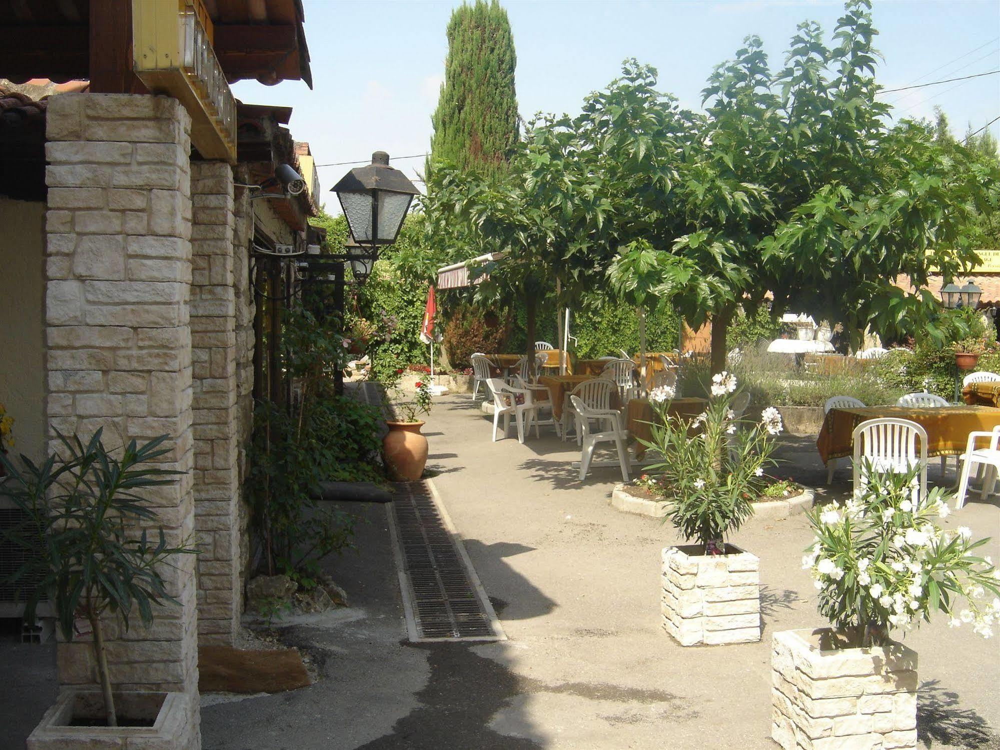 Le Relais Du Lac Hotel Montauroux Exterior photo